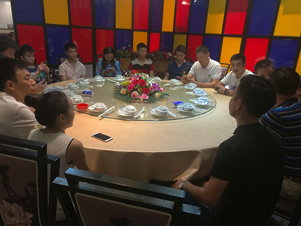 業(yè)務聚餐活動合照